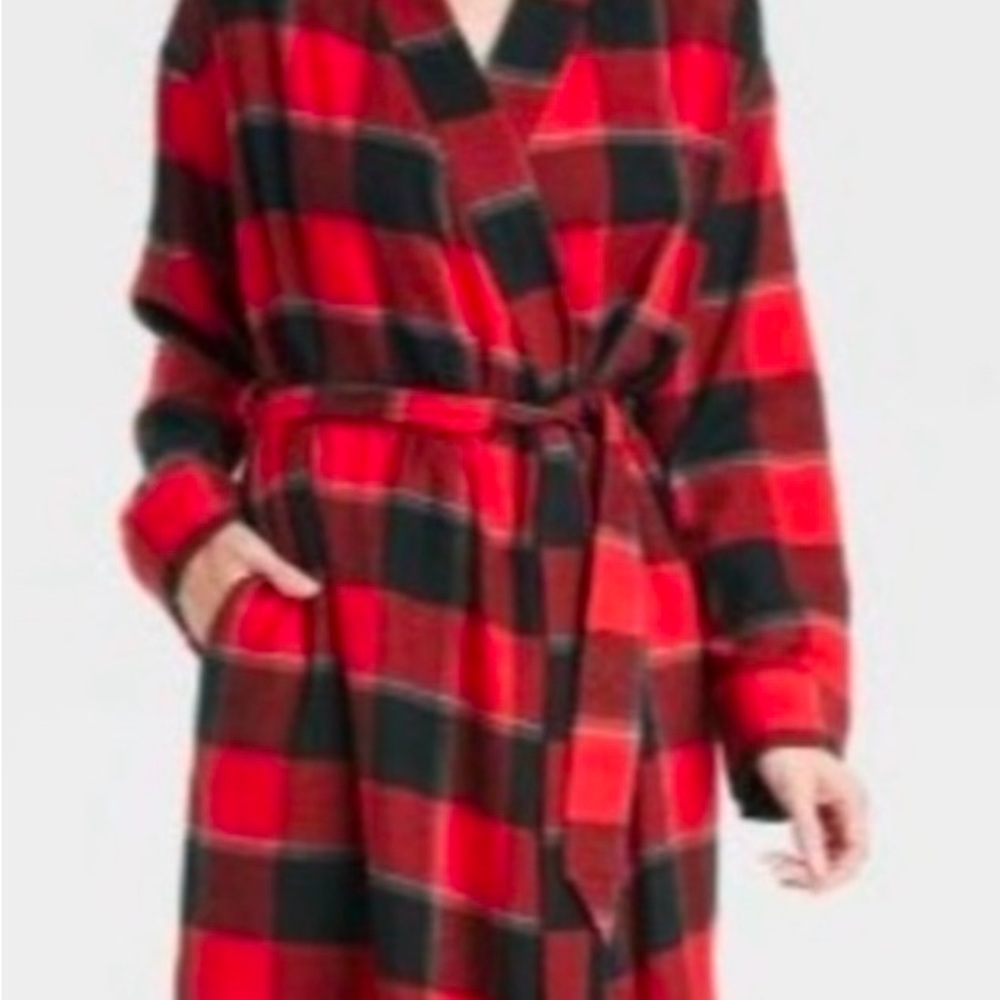 NWT Stars above Women’s Long Sleeve Robe Belted V Neck Sleepwear plaid Red/Black